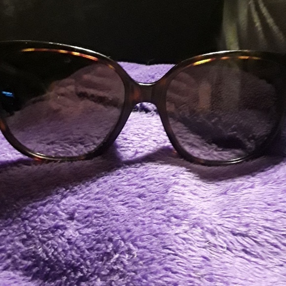 Authentic Gucci sunglasses - Picture 2 of 6
